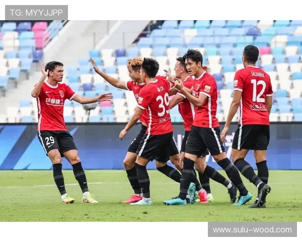 成都近12轮中超场均两球半进球如潮 成都近12轮中超场均两球半进球如潮